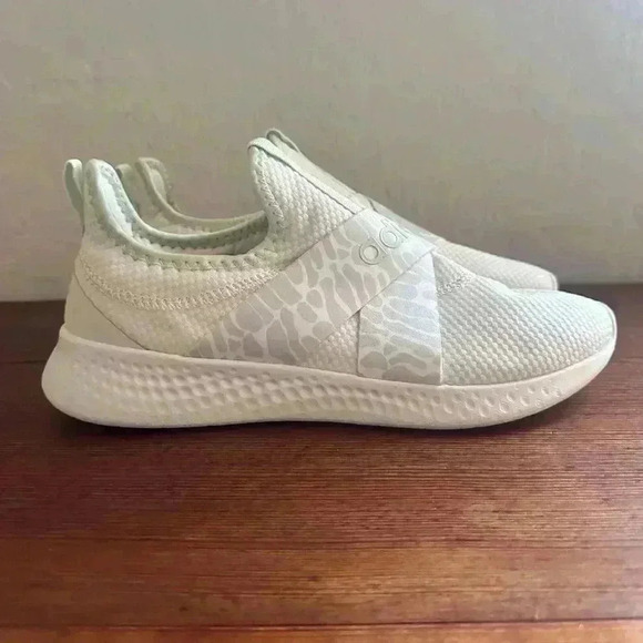 Size 11.5 - adidas Puremotion Adapt Leopard Women’s Light Green and White - Picture 1 of 10